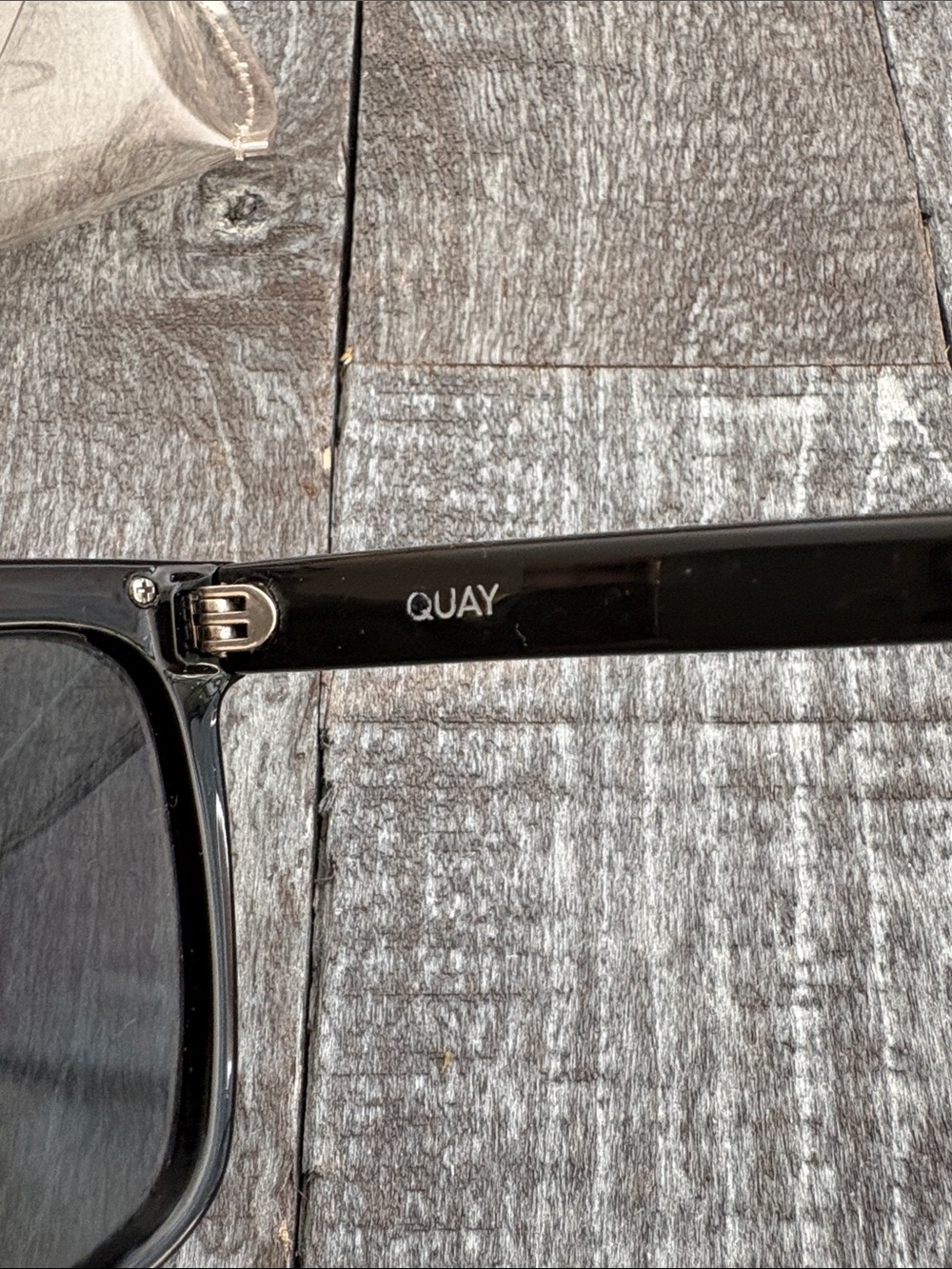 Quay Level Up Sunglasses - Picture 4 of 8